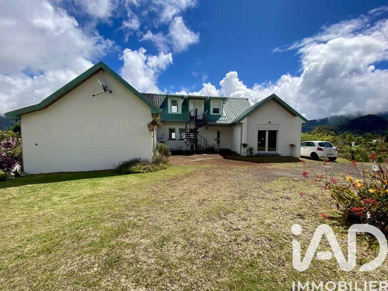 Maison - 281 m² - 6 pièces