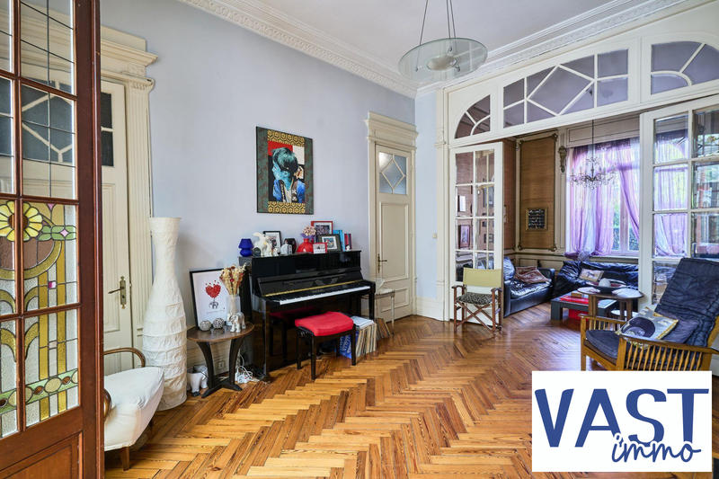 Maison ancienne - 250 m² - 8 pièces