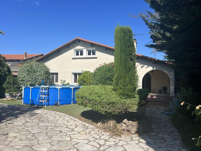 Maison - 137 m² - 7 pièces