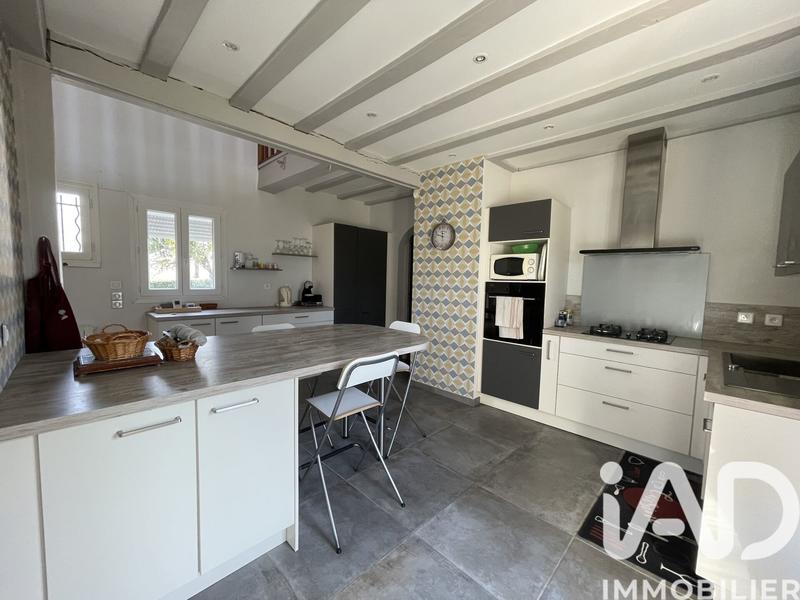 Maison - 222 m² - 9 pièces