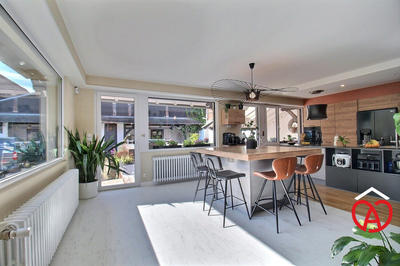 Maison - 229 m² - 7 pièces