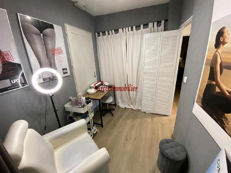 Local commercial - 55 m² - 4 pièces