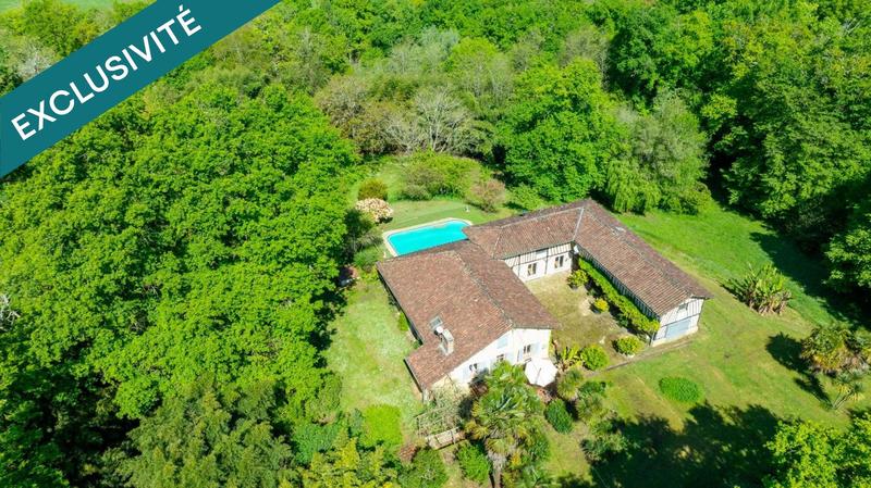 Maison - 335 m² - 10 pièces