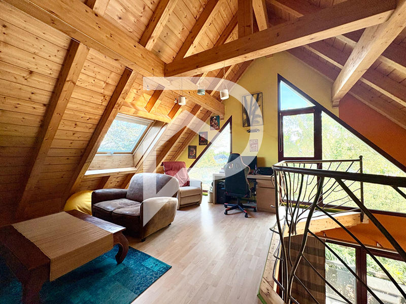 Maison - 180 m² - 8 pièces