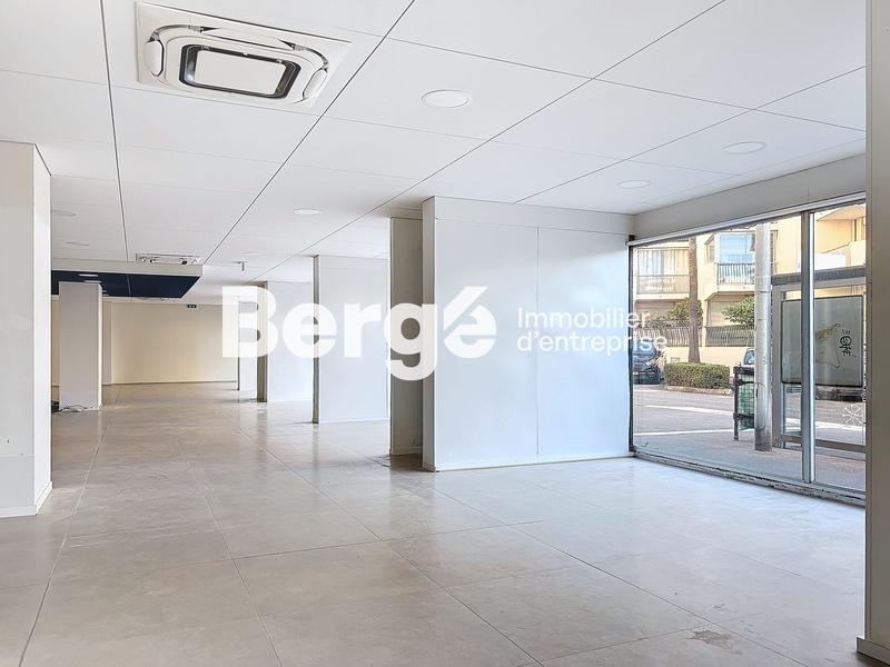 Local commercial - 394 m²