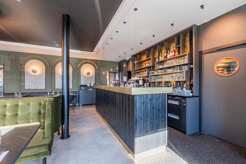 Local d'activités - 400 m² - 8 pièces