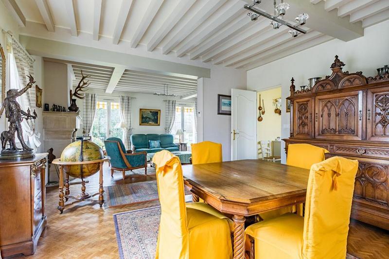 Maison - 216 m² - 6 pièces