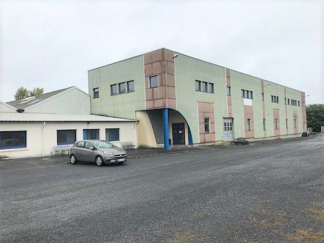 Local commercial - 4 000 m² - 20 pièces
