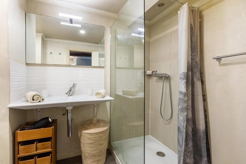 Studio - 25 m² - 1 pièce