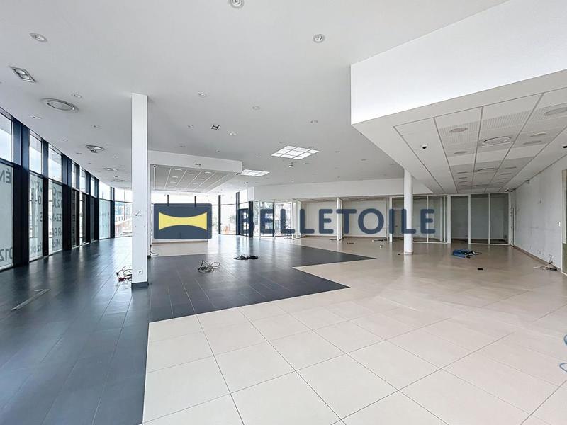 Local commercial - 2 239 m²