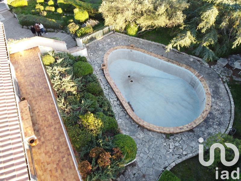 Maison - 241 m² - 10 pièces