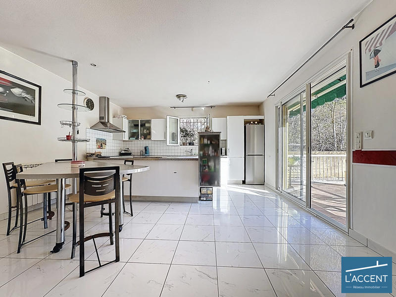 Maison - 163 m² - 6 pièces