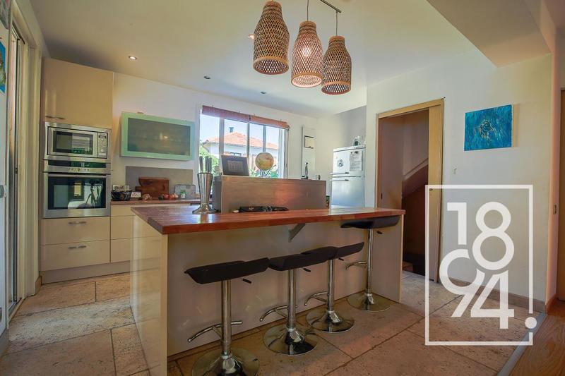 Villa - 223 m² - 5 pièces