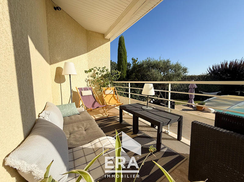 Maison - 325 m² - 10 pièces