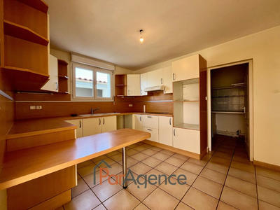 Maison - 177 m² - 6 pièces