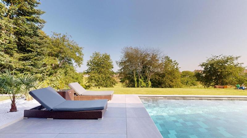 Demeure - 277 m² - 7 pièces