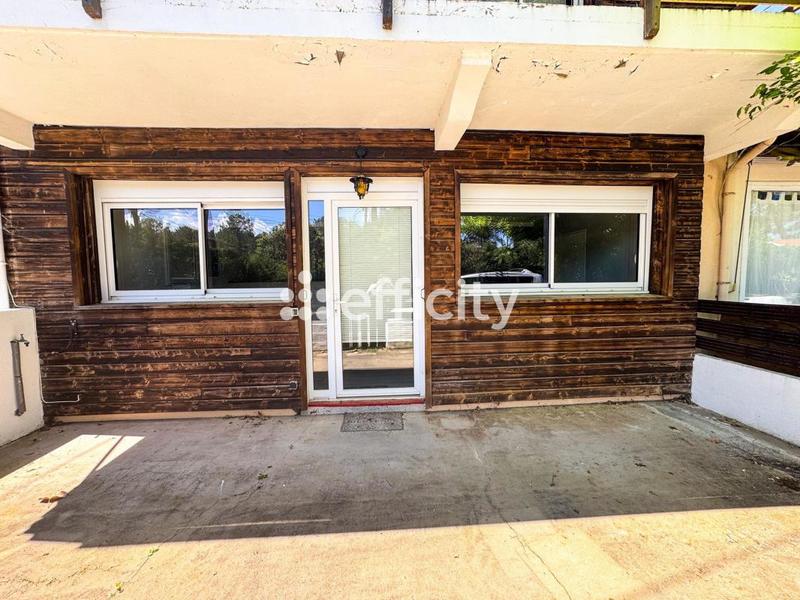 Maison - 182 m² - 9 pièces