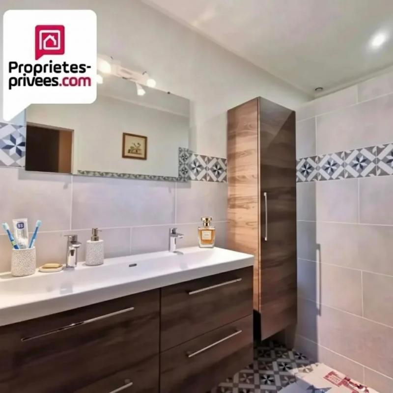 Maison - 170 m² - 9 pièces