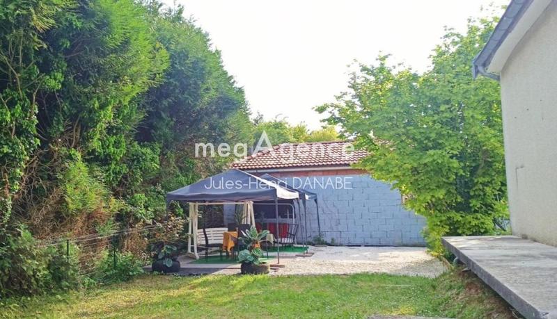 Maison - 121 m² - 6 pièces