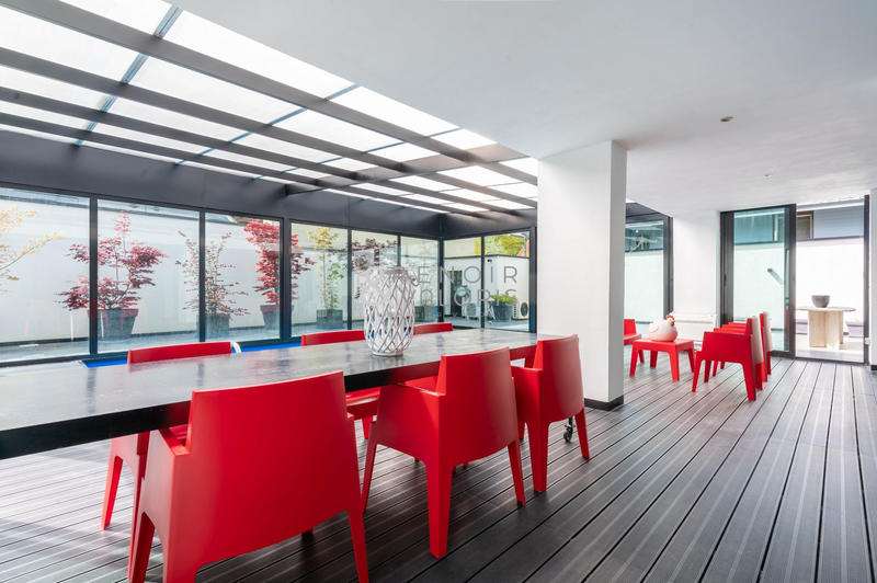 Maison contemporaine - 370 m² - 7 pièces