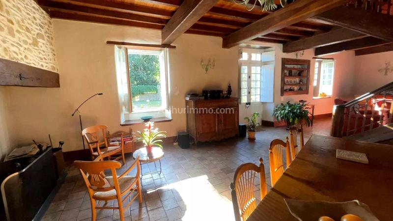 Maison - 244 m² - 6 pièces