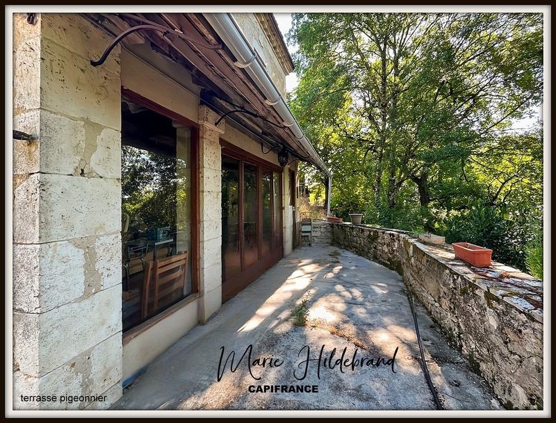 Maison - 396 m² - 10 pièces