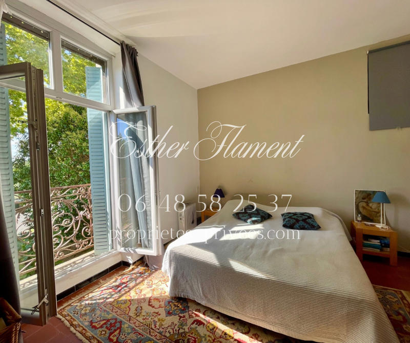 Maison - 220 m² - 10 pièces