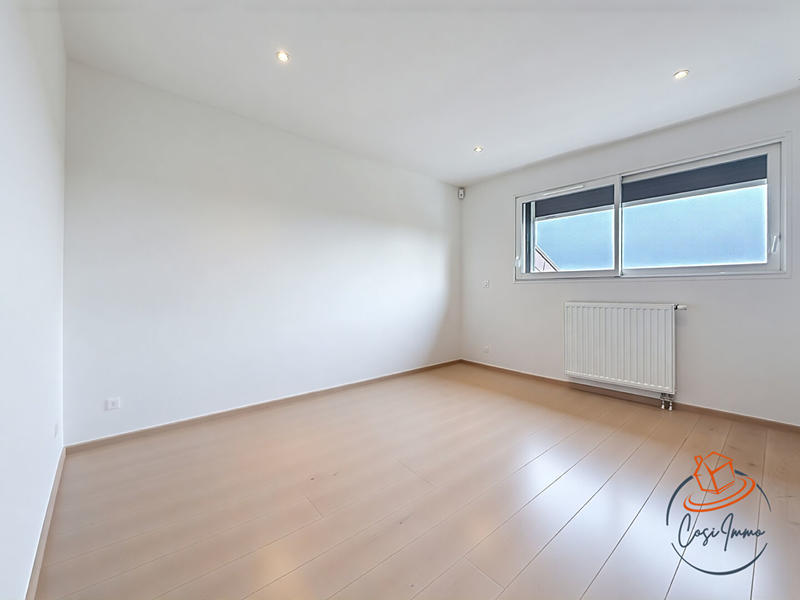 Maison - 238 m² - 8 pièces