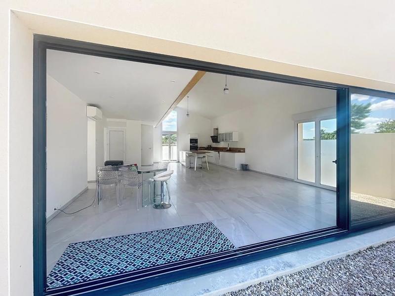 Maison - 216 m² - 8 pièces