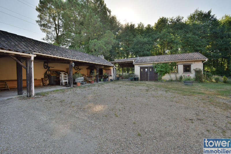 Maison - 228 m² - 8 pièces