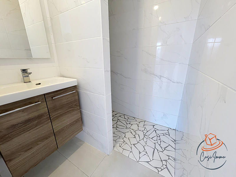 Maison - 93 m² - 4 pièces