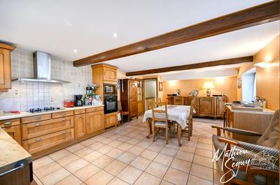 Maison - 200 m² - 8 pièces