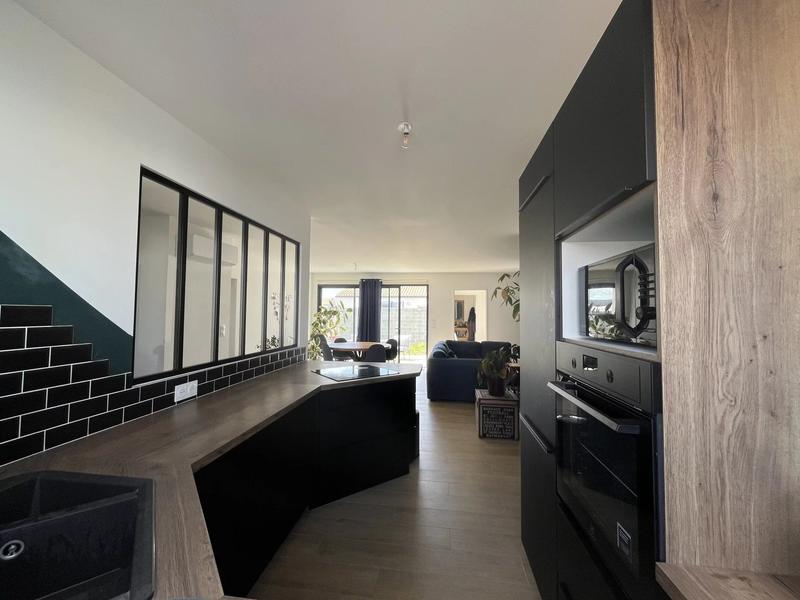 Maison - 99 m² - 5 pièces