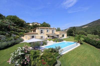 Villa - 261 m² - 6 pièces