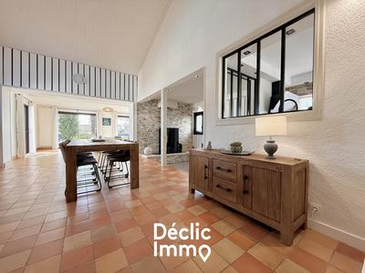 Maison - 176 m² - 7 pièces
