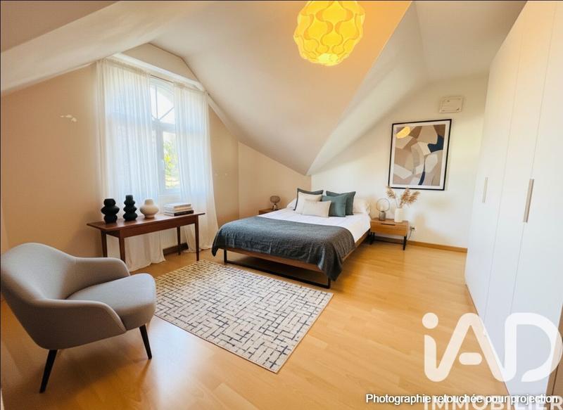 Maison - 179 m² - 7 pièces