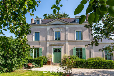 Maison - 210 m² - 8 pièces