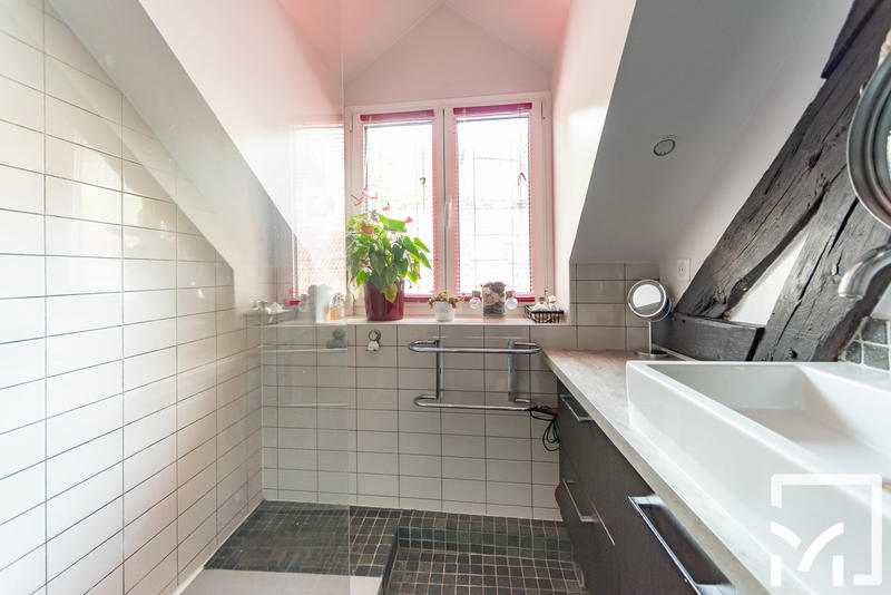 Appartement - 102 m² - 4 pièces