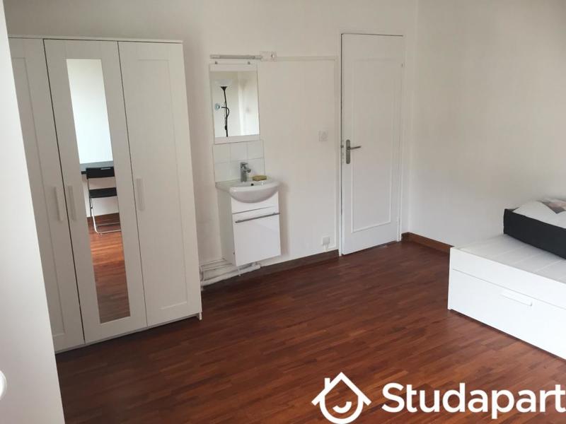 Chambre - 9 m² - 1 pièce