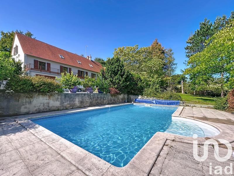 Maison - 280 m² - 8 pièces