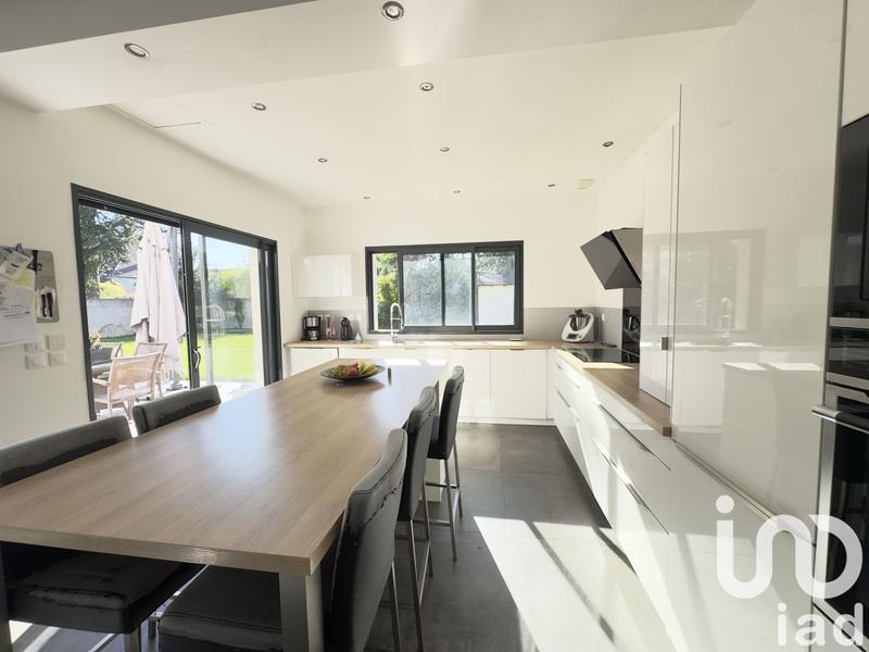 Maison - 180 m² - 7 pièces