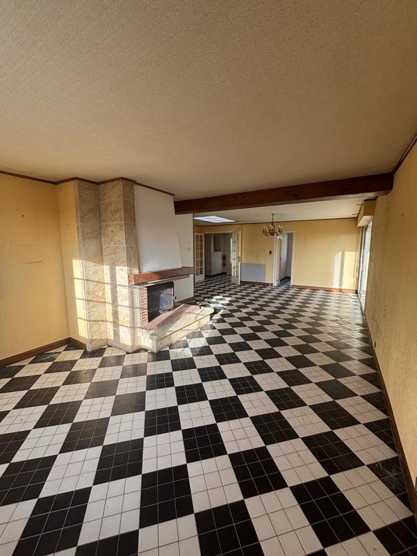 Maison - 143 m² - 6 pièces