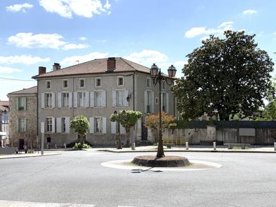 Maison - 372 m² - 10 pièces