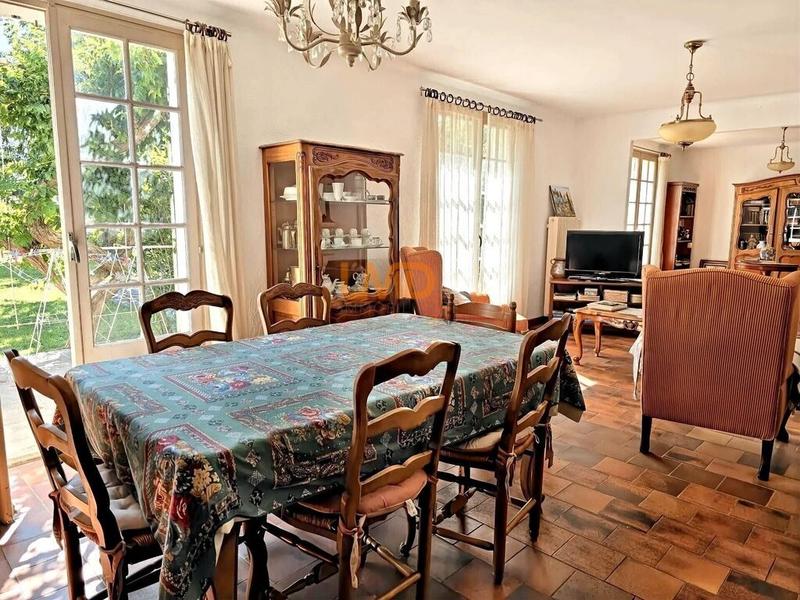 Maison traditionnelle - 166 m² - 6 pièces