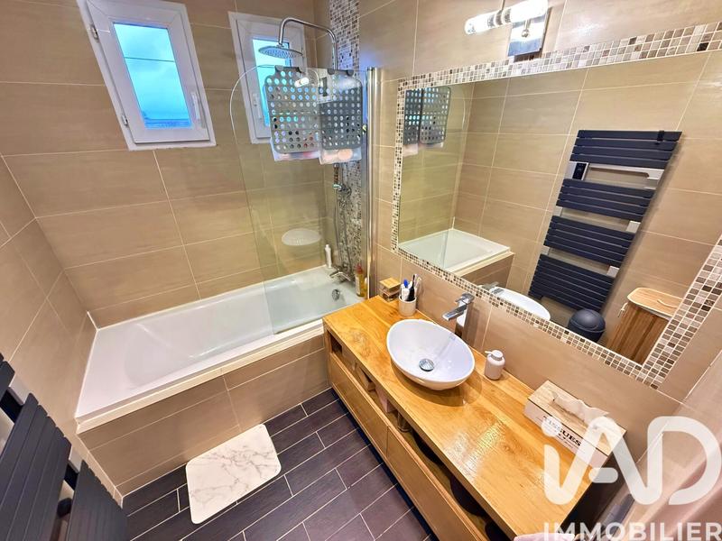 Maison - 98 m² - 4 pièces