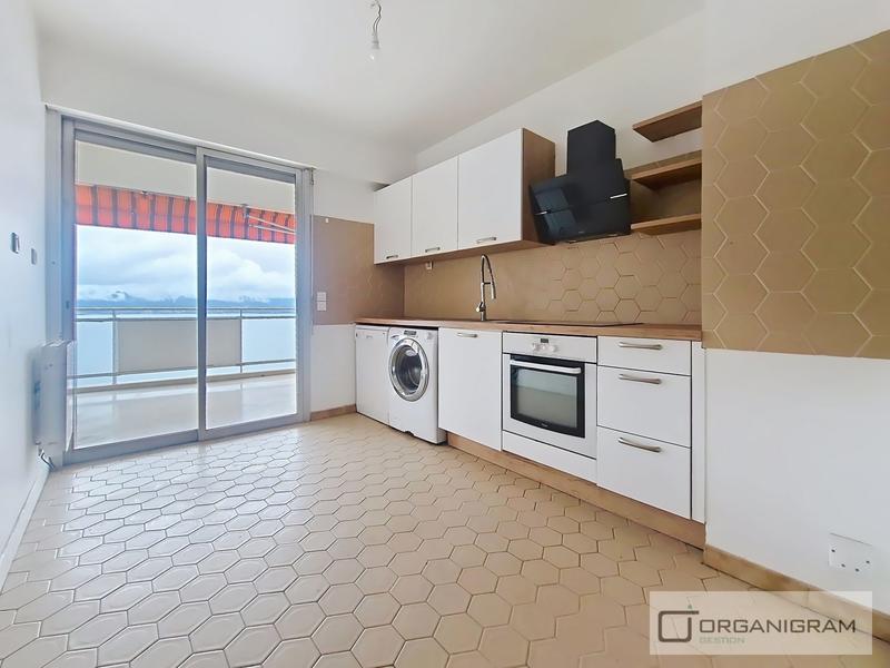 Appartement - 90 m² - 3 pièces