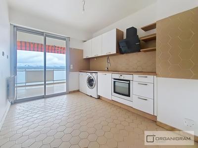 Appartement - 90 m² - 3 pièces