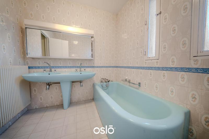 Maison - 329 m² - 10 pièces