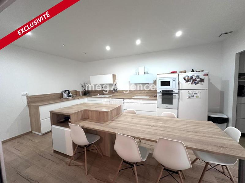 Maison - 180 m² - 5 pièces