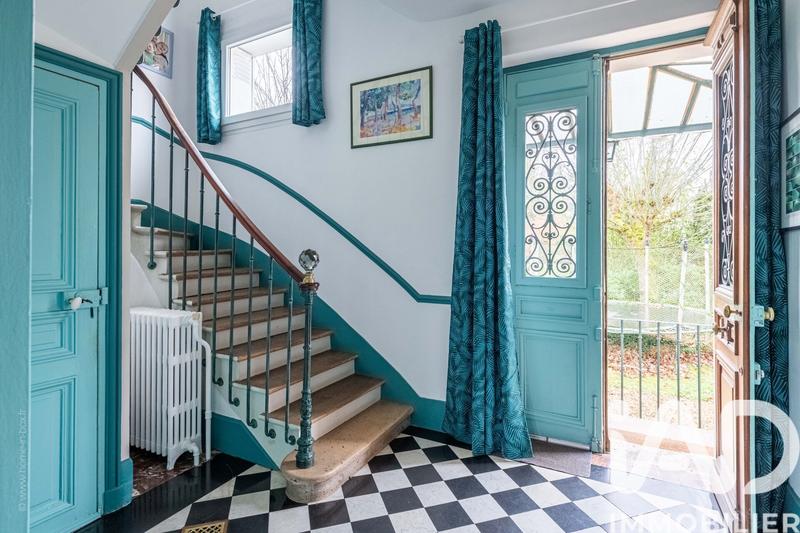 Maison - 210 m² - 8 pièces